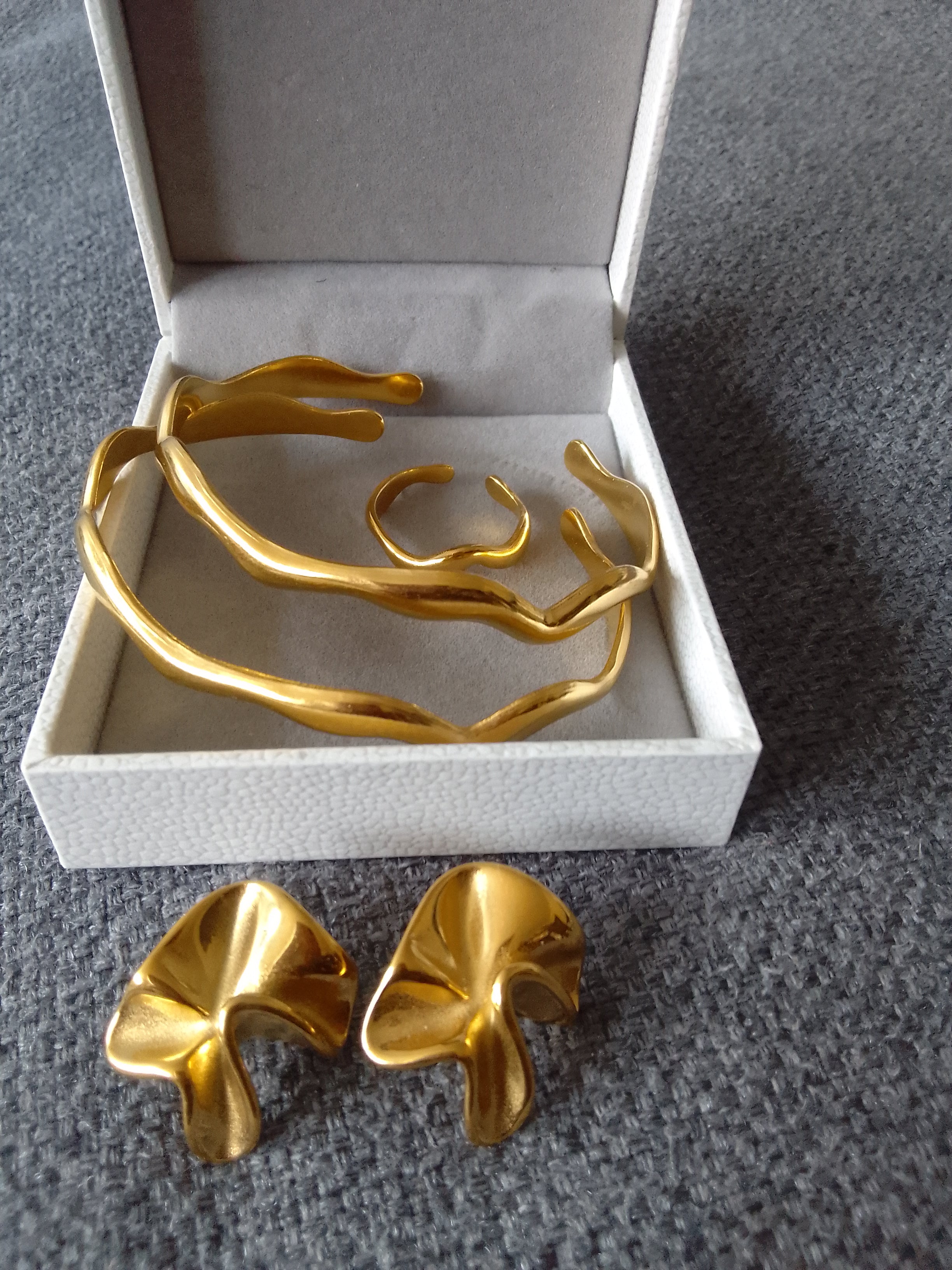 -%%💞 La rose dorée